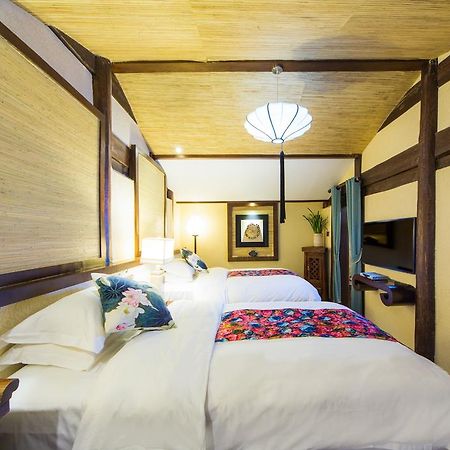Lijiang Yuntian Palace Hotel ภายนอก รูปภาพ